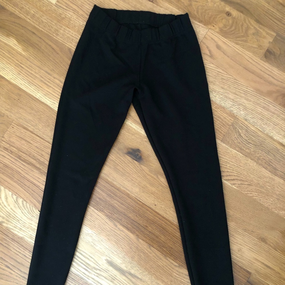 Loft skinny black leggings. Thick material. Good condition.